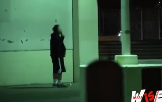 恶搞路人怎么打招呼视频，恶搞路人怎么打招呼视频教程